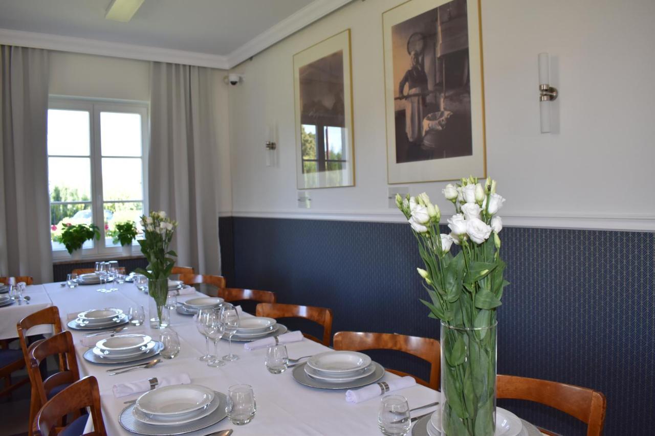 Eco Nieborow Hotel Bagian luar foto