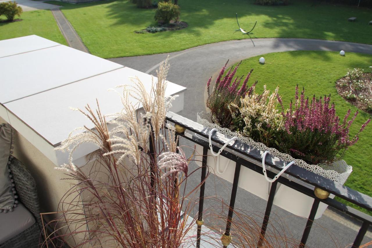 Eco Nieborow Hotel Bagian luar foto