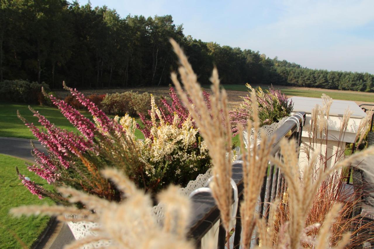 Eco Nieborow Hotel Bagian luar foto
