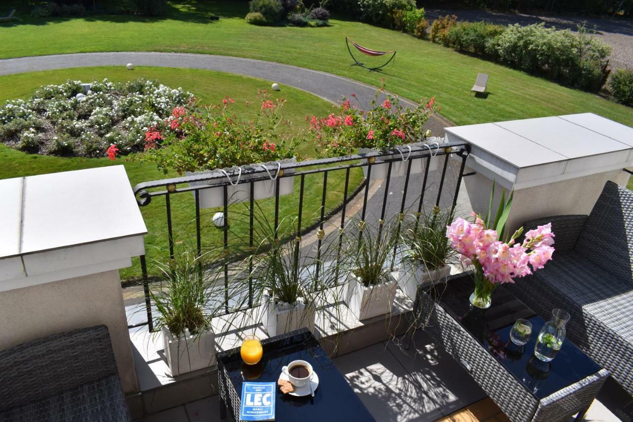 Eco Nieborow Hotel Bagian luar foto