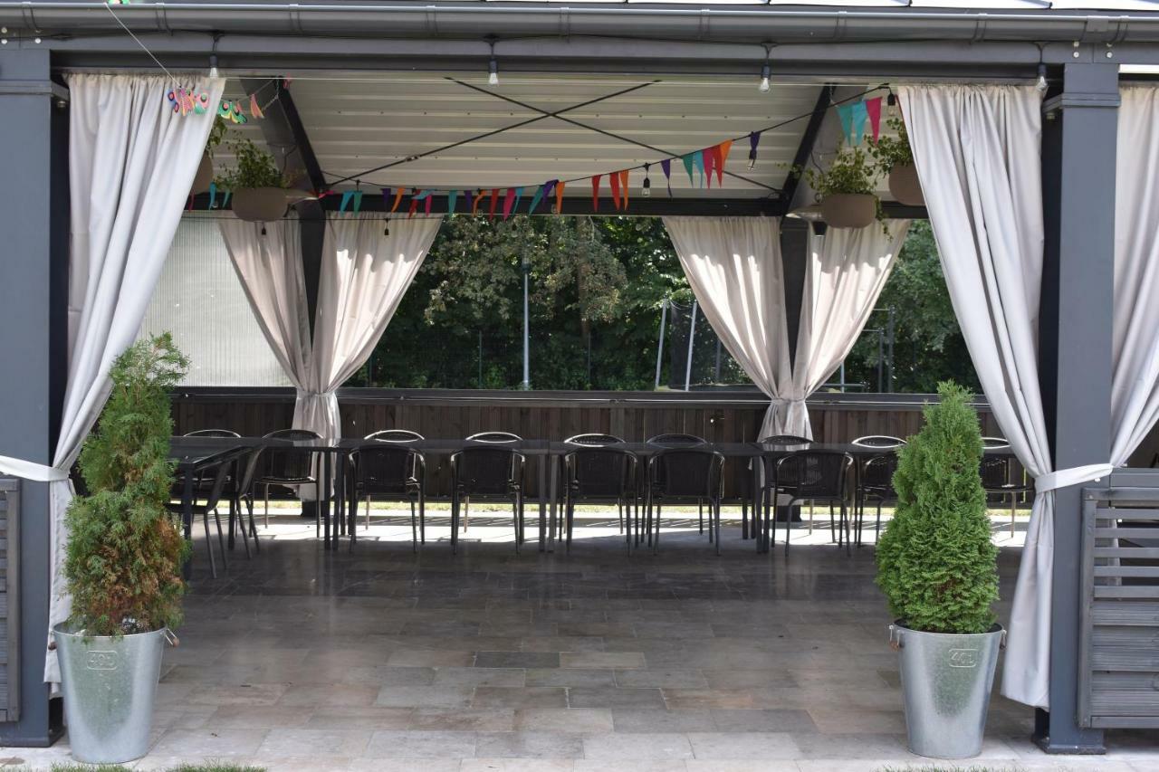 Eco Nieborow Hotel Bagian luar foto